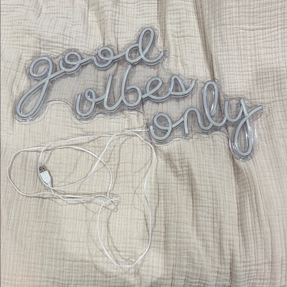 Gray LED Neon Sign 'Good Vibes Only'